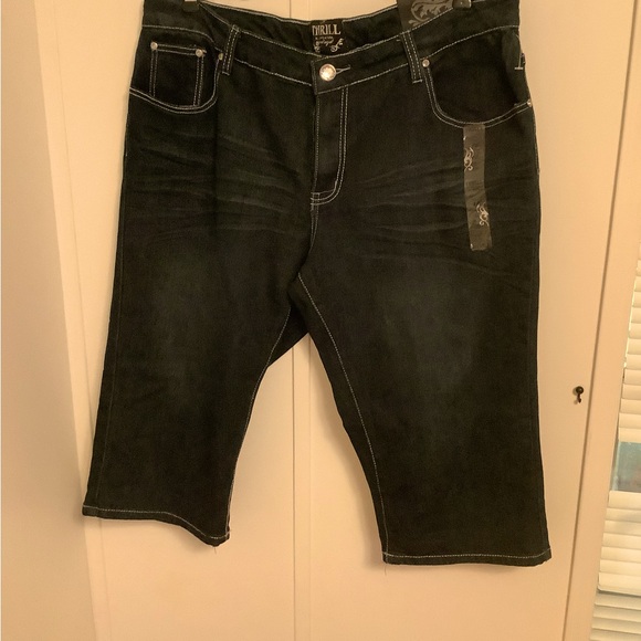 Thrill Capriss - Picture 3 of 4